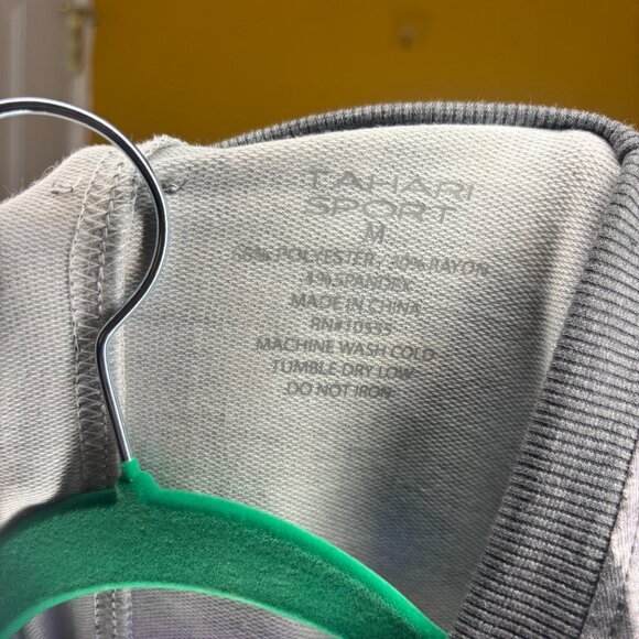 Tahari Sport Abstract Print Pullover Sweatshirt – Women’s Medium – NWT - Picture 6 of 7